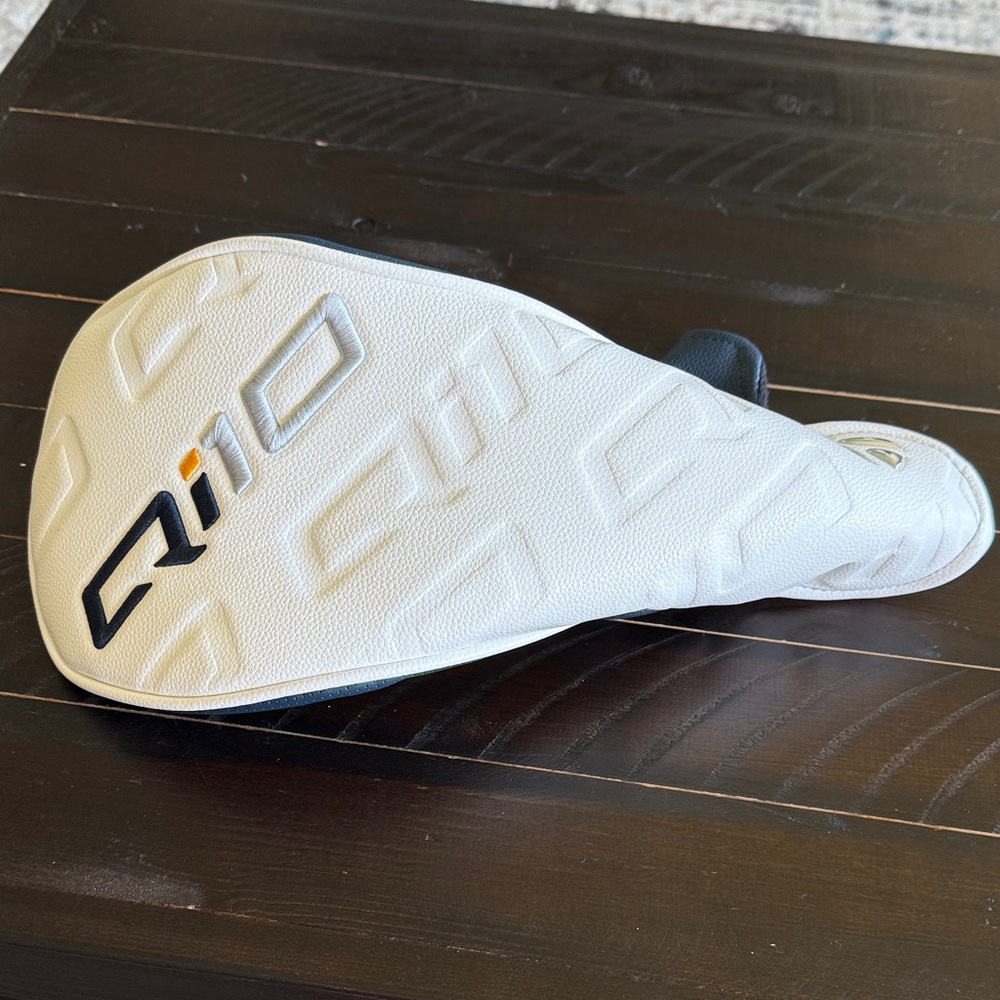 TaylorMade Qi10 Driver Headcover Navy white New!